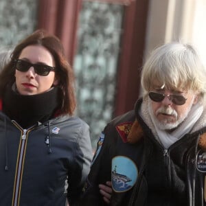 Lolita Séchan et son père le chanteur Renaud - Obsèques de Thierry Séchan frère du chanteur Renaud) au cimetière du Montparnasse à Paris le 16 janvier 2019.