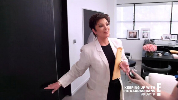 Kris Jenner et son compagnon Corey Gamble dans la saison 18 de l'émission "L'Incroyable famille Kardashian". Avril 2020.