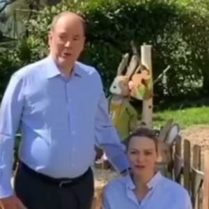 Le prince Albert II et la princesse Charlene de Monaco à Roc Agel le 12 avril 2020, adressant un message de joyeuses Pâques via les réseaux sociaux.