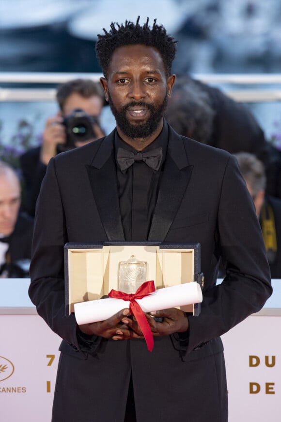 Ladj Ly (Prix du jury ex-aequo pour "Les Misérables") au photocall des lauréats, après la cérémonie de clôture du 72ème Festival International du Film de Cannes, le 25 mai 2019.