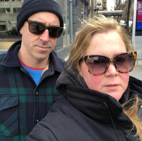 Amy Schumer et son mari Chris Fischer sur Instagram. Le 15 avril 2020.