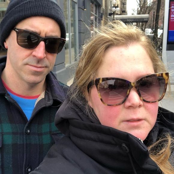 Amy Schumer et son mari Chris Fischer sur Instagram. Le 15 avril 2020.