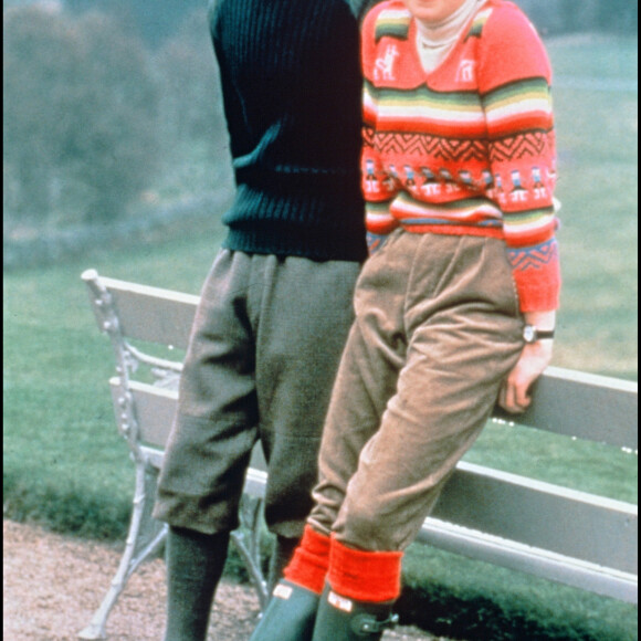 Le prince Charles et Lady Diana en Angleterre avant leur mariage, en 1980.