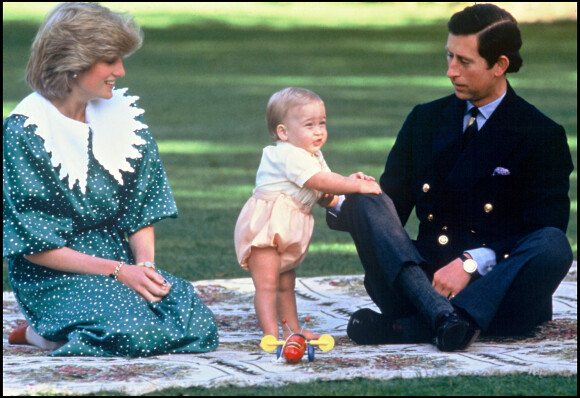 Lady Diana, le prince Charles et leur fils William en 1983.