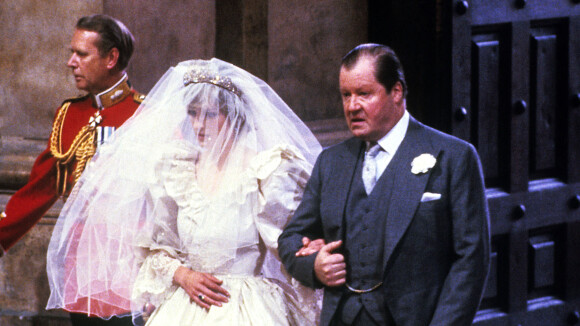 Diana, lors de son mariage avec Charles, "se sentait tel un agneau à l'abattoir"