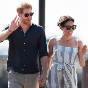 Le prince Harry, duc de Sussex, et Meghan Markle (enceinte), duchesse de Sussex, se promènent sur Kingfisher Bay Resort à Fraser Island, à l'occasion de leur voyage officiel en Australie. Le 22 octobre 2018