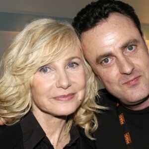 Michèle Torr avec son fils Romain lors de son concert à l'Olympia, à Paris, le 11 mars 2005.