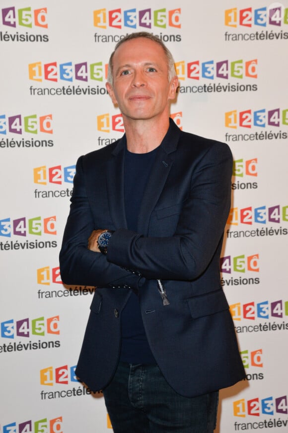 Samuel Étienne lors du photocall de la présentation de la nouvelle dynamique 2017-2018 de France Télévisions. Paris, le 5 juillet 2017. © Guirec Coadic/Bestimage