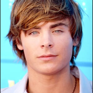 Zac Efron - Première mondiale du film "High School Musical 2". Le 14 août 2007.