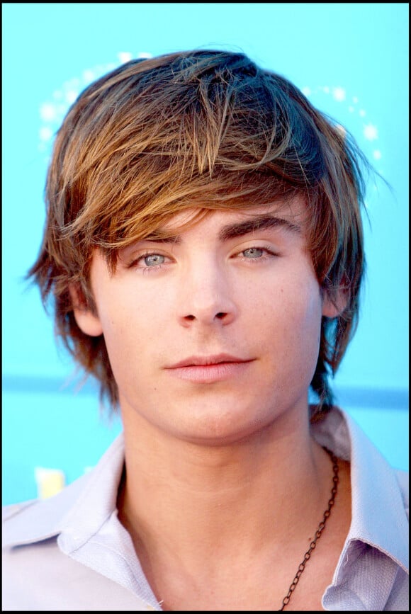 Zac Efron - Première mondiale du film "High School Musical 2". Le 14 août 2007.