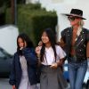 Exclusif - Laeticia Hallyday et ses filles Jade et Joy font du shopping à Santa Monica le 17 janvier 2020.