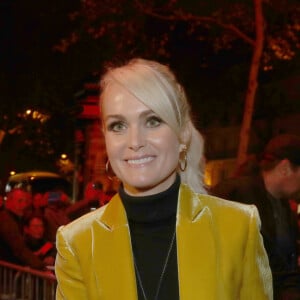 Laeticia Hallyday arrive à la soirée "Johnny Hallyday, Un soir à l'Olympia" à Paris le 1er décembre 2019.