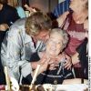 Johnny Hallyday et Odette - Anniversaire de l'arrière grand-mère de Laeticia, en 2003