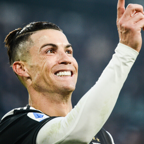 Cristiano Ronaldo lors du match du championnat d'Italie de football Serie A, opposant la Juventus de Turin au Cagliari Calcio Calcio au stade Allianz à Turin, Italie, le 6 janvier 2020.