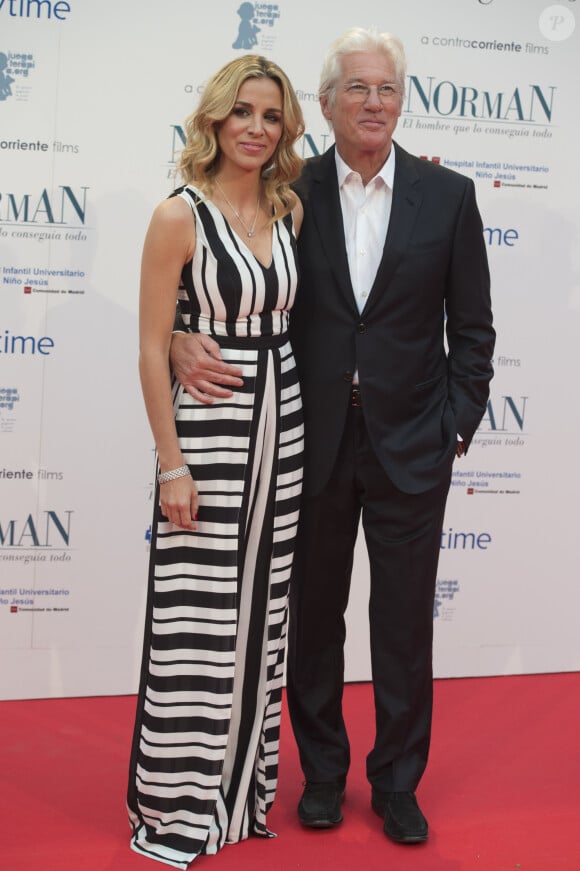Richard Gere et sa compagne Alejandra Silva - Première du film "Norman: The Moderate Rise and Tragic Fall of a New York Fixer" au cinéma Callao à Madrid, Espagne, le 31 mai 2017.