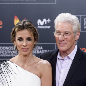Richard Gere et sa compagne Alejandra Silva - Cérémonie de clôture du festival du film de San Sebastian le 24 septembre 2016.