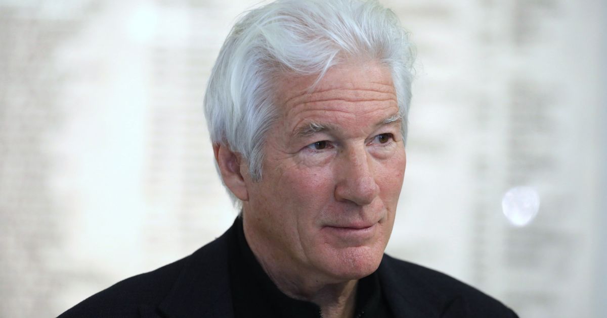 Richard Gere Lors Dune Visite De La Diète La Chambre Basse Du