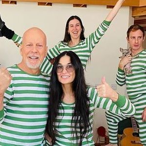 Demi Moore, Bruce Willis et leurs filles Scout, Rumer et Tallulah sont en confinement ensemble dans l'Idaho. Mars 2020.