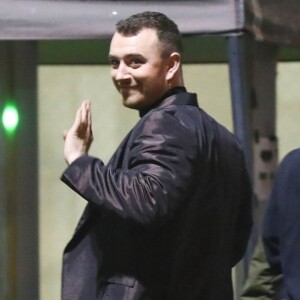 Exclusif - Sam Smith quitte la soirée "KIIS FM's iHeartRadio Jingle Ball 2019" au Forum à Inglewood en Californie, le 6 décembre 2019.
