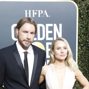 Kristen Bell et son mari Dax Shepard - Photocall de la 76ème cérémonie annuelle des Golden Globe Awards au Beverly Hilton Hotel à Los Angeles, le 6 janvier 2019.