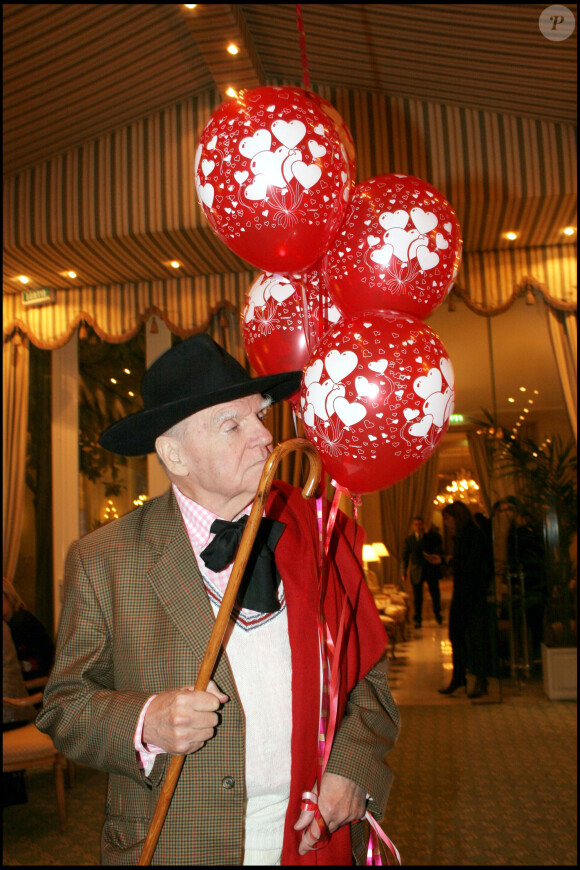 Rétro - Décès d'Yves Corbassière - Yves Corbassière à l'hôtel Bristol de Paris, en décembre 2006. 