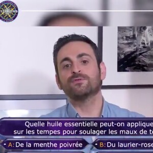 Alessandra Sublet et Camille Combal dans l'émission "Qui veut gagner des millions" sur TF1. Le 28 avril 2020.