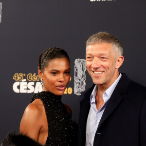 Vincent Cassel et sa femme Tina Kunakey lors du photocall lors de la 45ème cérémonie des César à la salle Pleyel à Paris le 28 février 2020 © Dominique Jacovides / Olivier Borde / Bestimage