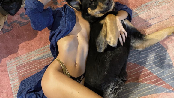 Emily Ratajkowski : Ses photos sexy sur Instagram ? "Une question de survie"