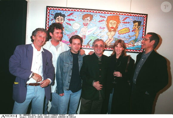 Daniel Cauchy et son fils Didier en mars 1995 à l'Espace Cardin à Paris avec Charles Aznavour et ses enfants.