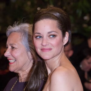 Marion Cotillard et sa mère Niseema Theillaud - Montée des marches du film "L'homme qu'on aimait trop" lors du 67e Festival du film de Cannes. Le 21 mai 2014.
