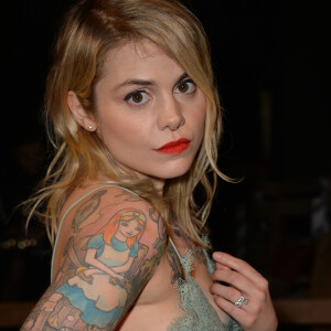 Béatrice Martin (Coeur de pirate) au défilé de mode "H&M" collection prêt-à-porter automne-hiver 2017-2018 au Tennis Club à Paris, France, le 1er mars 2017. © CVS-Veeren/Bestimage