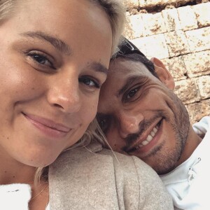 Florent Manaudou a publié une photo avec sa nouvelle compagne Pernille Blume le 8 mars 2020 sur Instagram, journée interntionale des femmes.