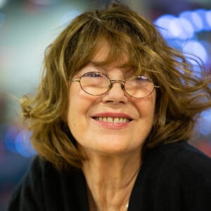 Jane Birkin dédicace son livre "Post-Scriptum" à la librairie Filigranes à Bruxelles en Belgique le 25 novembre 2019.