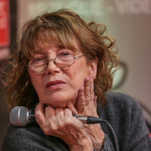 Exclusif - Jane Birkin dédicace son livre "Munkey Diaries - Journal, 1957-1982" à la librairie Furet du Nord à Lille le 15 novembre 2019. © Stéphane Vansteenkiste / Bestimage