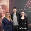 L'auteure Anna Todd, Hero Fiennes-Tiffin, Josephine Langford lors du photocall du film "After" à Madrid le 26 mars 2019.