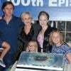 Jake Weber, Patricia Arquette, Sofia Vassilieva, Miguel Sandoval, Maria Lark, Madison Carabello et Miranda Carabello célèbrent le 100e épisode de la série "Medium". Manhattan Beach. Le 27 août 2009. @LMartinez/PictureGroup/ABACAPRESS.COM
