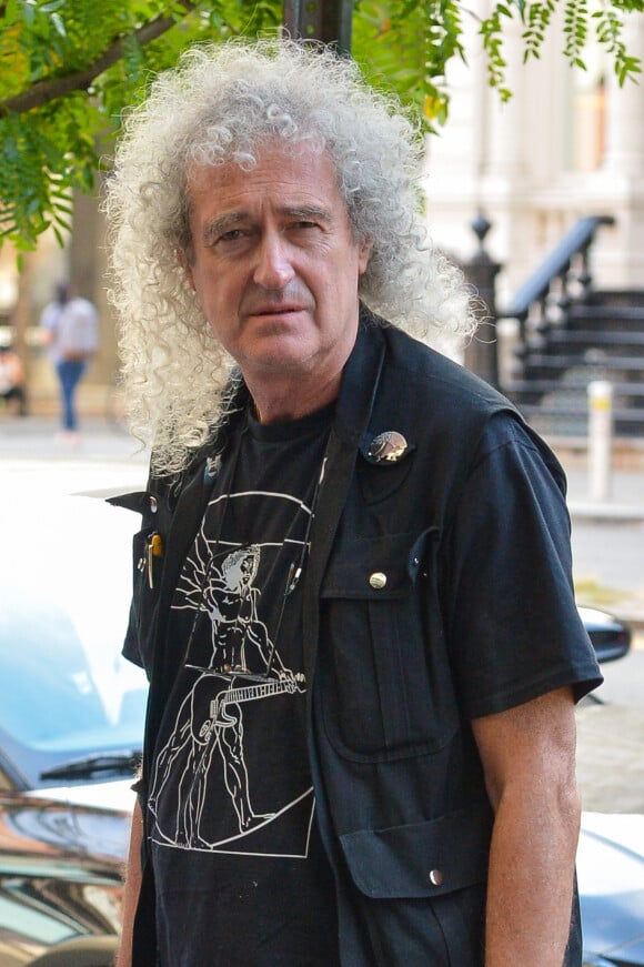 Le guitariste de Queen Brian May se balade dans le quartier de downtown Manhattan à New York, le 27 septembre 2019.