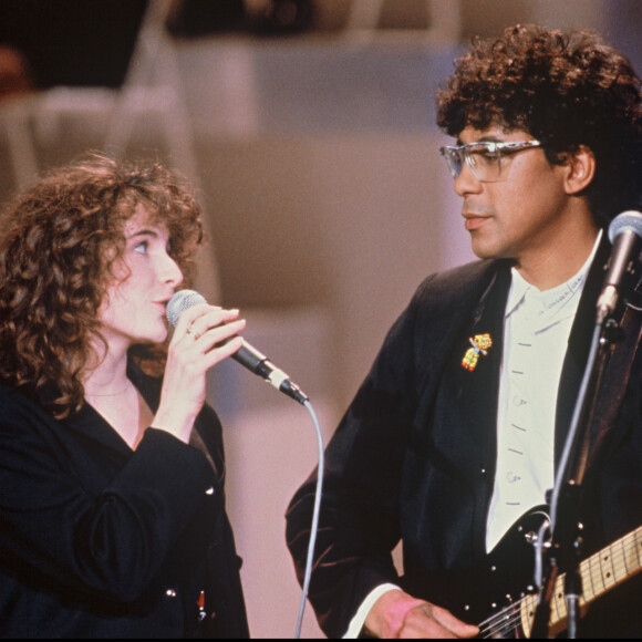 Elsa Lunghini et Laurent Voulzy en duo lors du Téléthon en 1989