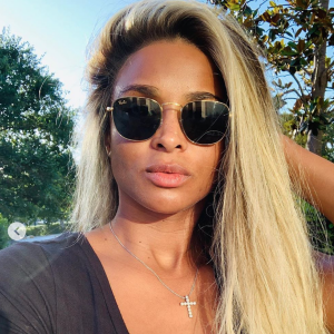 Ciara, enceinte. Mai 2020.