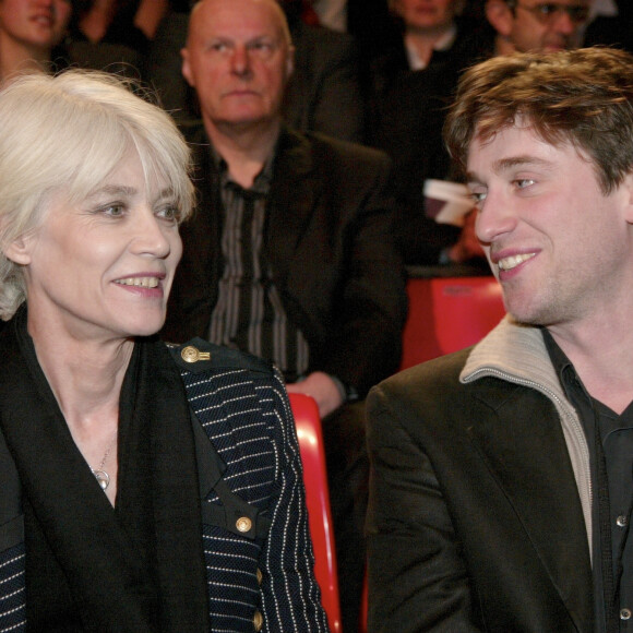 Archives - Françoise Hardy et Thomas Dutronc- En France, à Paris, lors des 20e Victoires de la Musique en 2005. 