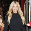 Jessica Simpson habillée en noir à la sortie de l'hôtel Bowery à New York le 4 février 2020.