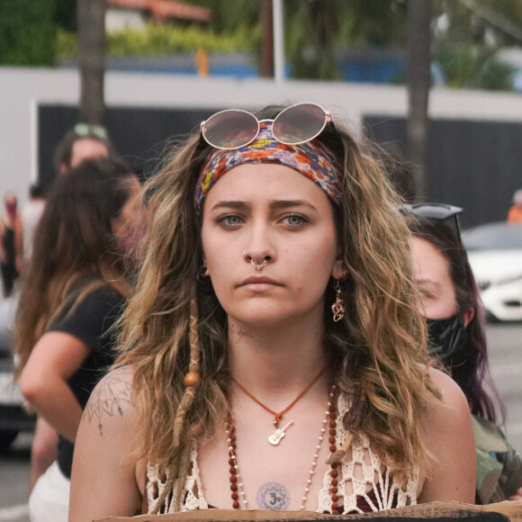 Paris Jackson participe à la manifestation contre le racisme et les violences policières, avec le mouvement Black Lives Matter en mémoire de George Floyd. Los Angeles, le 1er juin 2020. George Floyd a été asphyxié par plaquage au sol lors de son arrestation à Minneapolis, le 25 mai 2020.