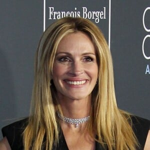 Julia Roberts au photocall de la soirée des 24e Critics Choice Awards au Barker Hangar à Santa Monica, Los Angeles, Etats-Unis, le 13 janvier 2019.