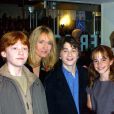  J.K Rowling, Rupert Grint, Daniel Radcliffe et Emma Watson - Première du film "Harry Potter" à Londres. Le 5 novembre 2001. 