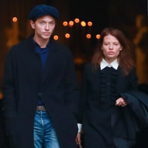 Le chanteur Raphaël (Raphaël Haroche) et sa compagne Mélanie Thierry - Obsèques du photographe allemand Peter Lindbergh en l'église Saint-Sulpice à Paris le 24 septembre 2019.