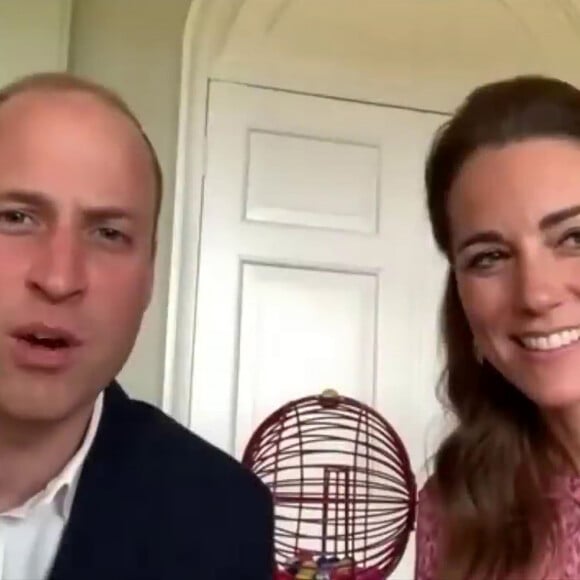 Le prince William, duc de Cambridge, et Catherine Kate Middleton, duchesse de Cambridge, participent à un Bingo en visioconférence le 22 mai 2020.