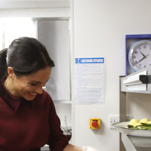 La duchesse de Sussex, Meghan Markle, enceinte, rend visite à la Hubb Community Kitchen à Londres le 21 novembre 2018. 21 November 2018.