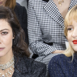 Isabelle Adjani, Anna Mouglalis, la chanteuse Angèle (Angèle Van Laeken) - People au défilé Chanel collection prêt-à-porter Automne/Hiver 2020-2021 lors de la Fashion Week à Paris, le 3 mars 2020. © Olivier Borde/Bestimage