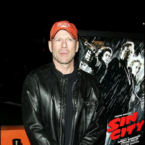 Bruce Willis à la première du film "Sin City" à Hollywood en 2005.