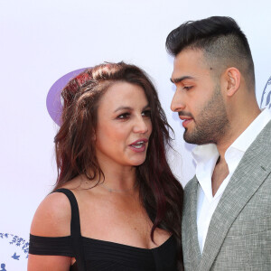 Britney Spears et son compagnon Sam Asghari - Arrivées des personnalités sur le tapis rouge "The Daytime Beauty Awards" à Los Angeles Le 20 septembre 2019.
